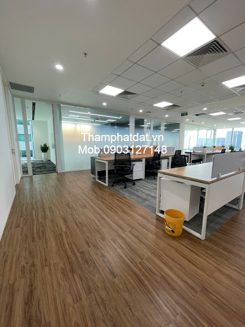 Công Trình Văn Phòng - Thi Công Tấm Nhựa Vinyl Giả Gỗ DW1075 Dày 3li