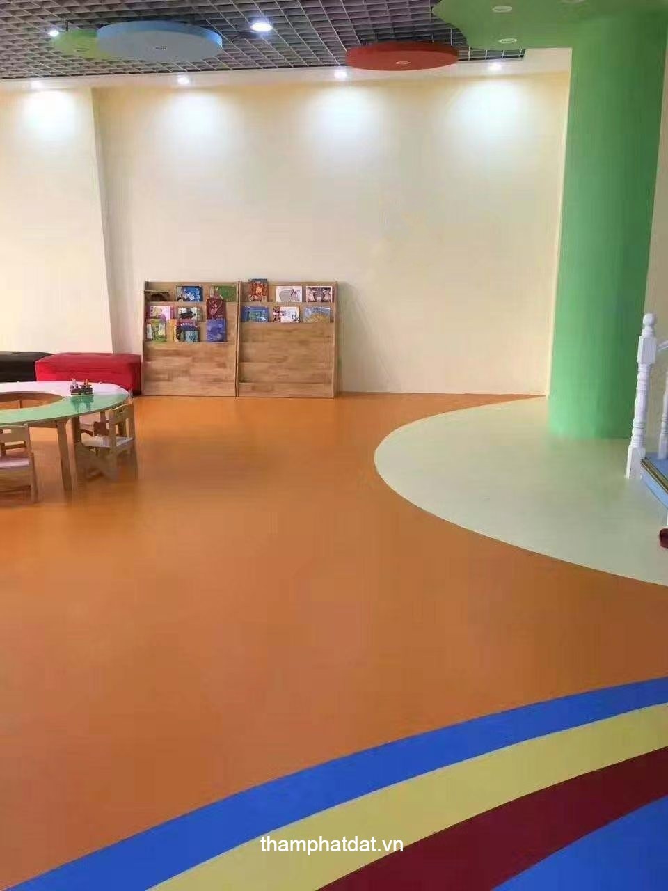 sàn vinyl cuộn đơn sắc màu cam